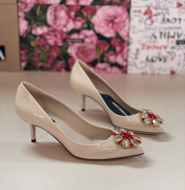 Pantofi crem cu toc subțire Dolce&Gabbana Femei